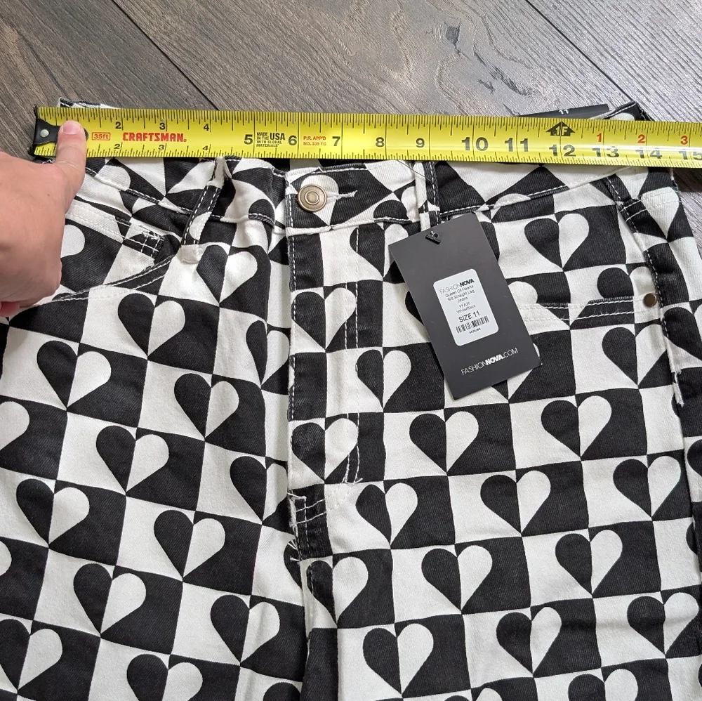 NWT Fashion Nova Queen Of Hearts Straight Leg‎ Heart Pattern Pants Size 11